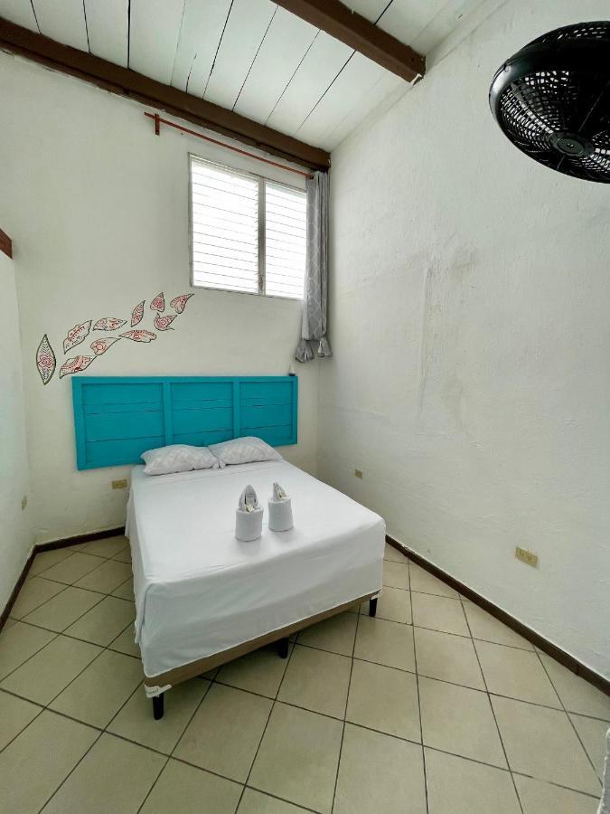 Hostal Inn 2 Flores Extérieur photo